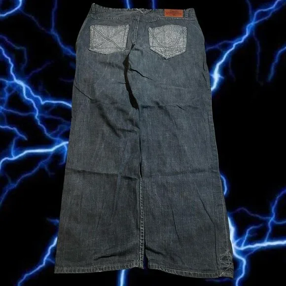 Y2K baggy denim jeans with a unique, distressed look #grunge #streetwear - Picture 4 of 6